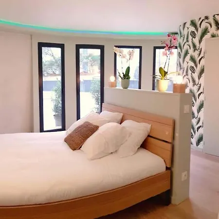 Andree Puutman Hotel *